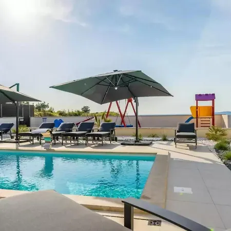 Seaview 032 With Pool *