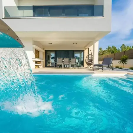 Seaview 032 With Pool فيلة